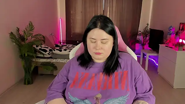 Akemi BBW online show from September 17, 7:17 am