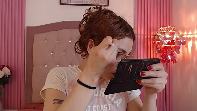 Katy Van online show from February 6, 9:40 pm