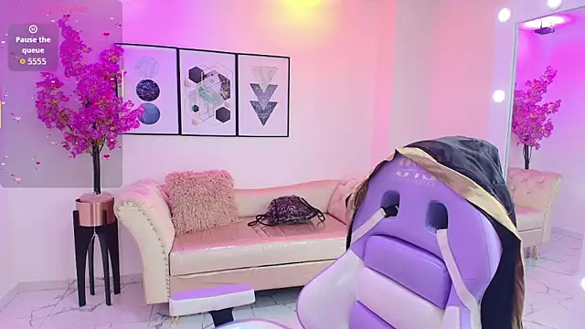 Isa reel online show from November 28, 7:39 pm