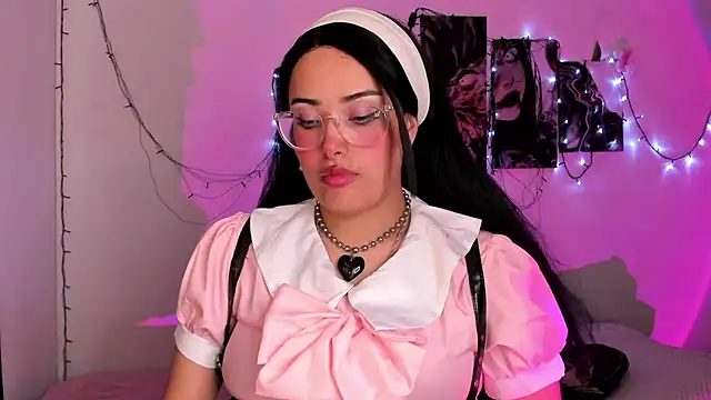 willow poisson online show from November 9, 5:53 pm