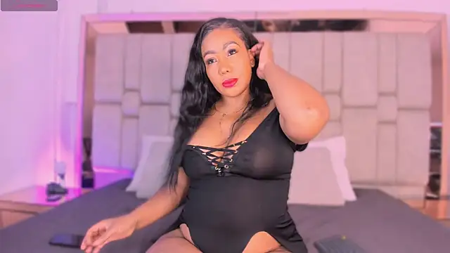 mary kisses online show from November 10, 8:15 pm