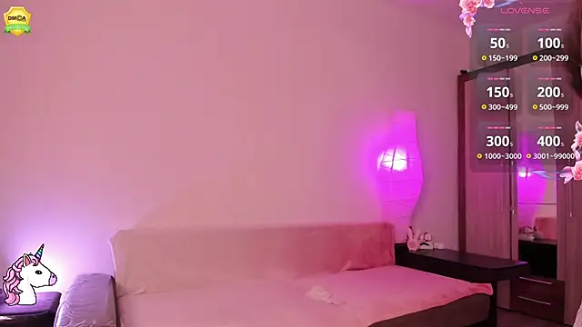 EvaUniporn online show from November 28, 3:26 pm