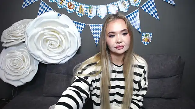 StacyYellig online show from October 5, 7:41 pm