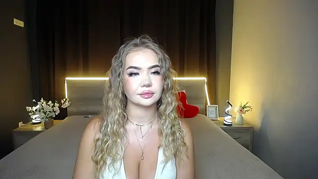 StacyYellig online show from July 11, 10:32 pm