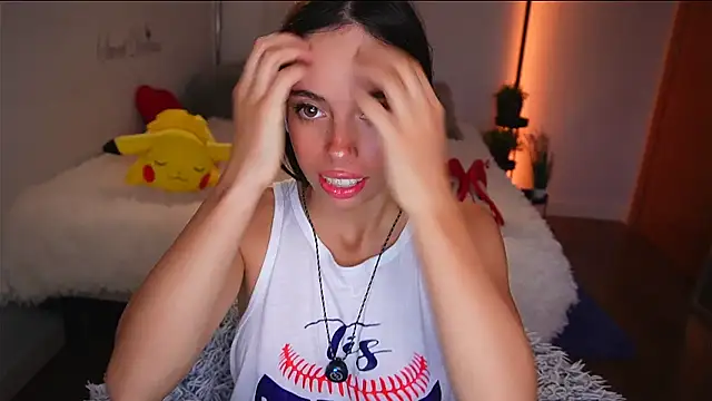 Lill Dayna online show from January 15, 8:20 am