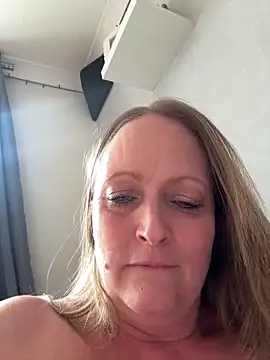 HoneyBluex online show from April 9, 12:10 pm