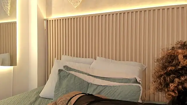 daiana curly online show from February 18, 8:19 pm