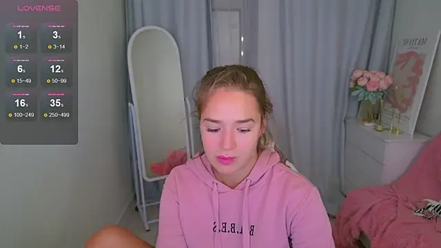 LovelyJessie online show from October 10, 2:00 pm