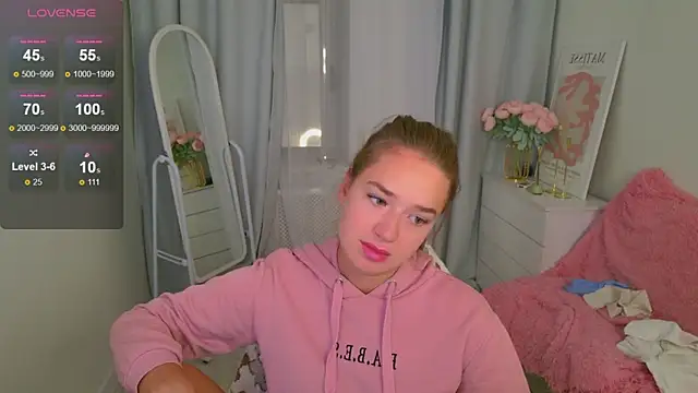 LovelyJessie online show from October 8, 9:02 am