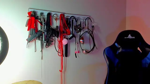 scarlet-kennedy98 online show from April 18, 7:58 pm