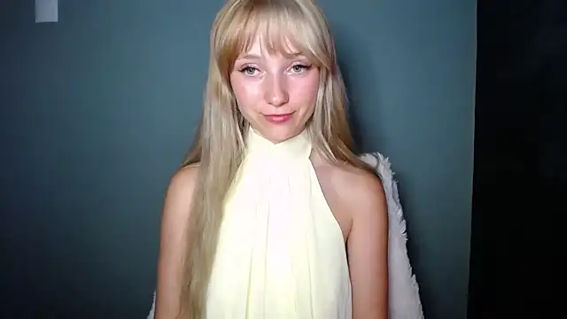 LuciaYoung online show from September 10, 6:30 pm