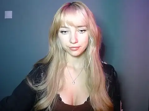 LuciaYoung online show from October 6, 6:34 pm