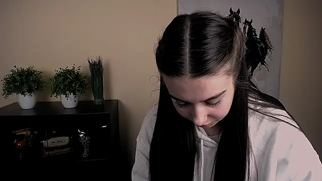 Lili magic online show from November 14, 1:11 pm