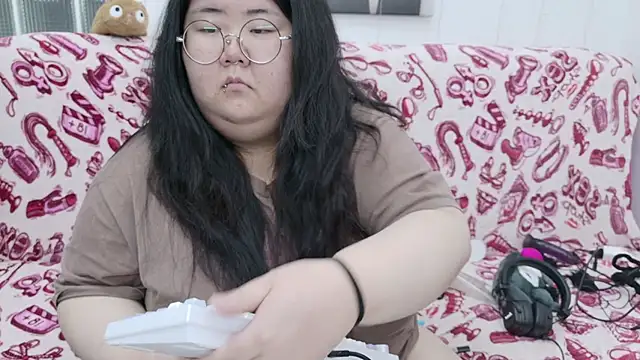 Nadine asian online show from February 13, 8:16 am