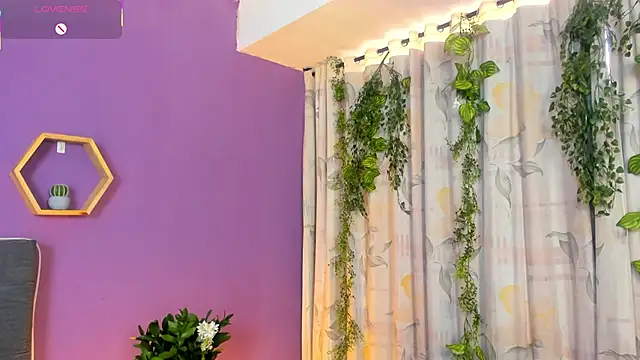 lanna bx online show from November 6, 7:53 pm