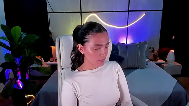 Gia Mazzon online show from October 10, 5:07 pm