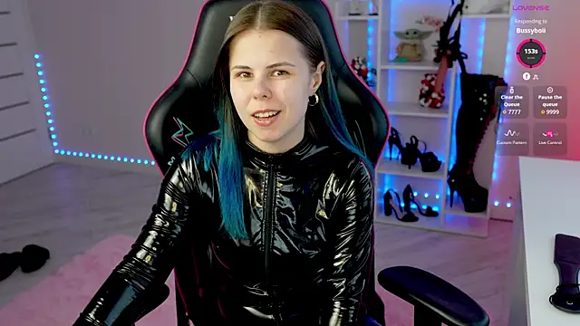 Latex Kitty online show from April 27, 4:37 pm