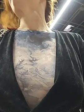 Exhibitionsplit online show from December 4, 1:02 pm