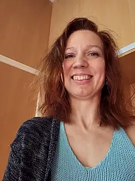 Exhibitionsplit online show from December 5, 1:12 pm