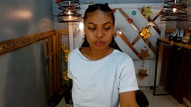 Naomi Tylers online show from September 12, 11:45 pm