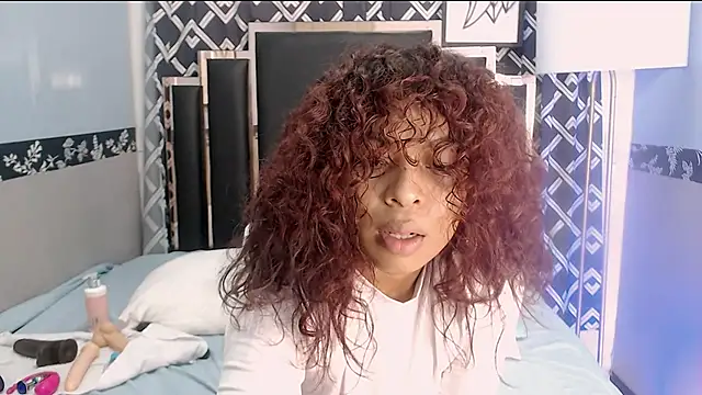 Naomi Tylers online show from October 4, 11:53 pm