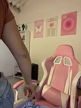 violet-333 online show from April 20, 3:48 pm