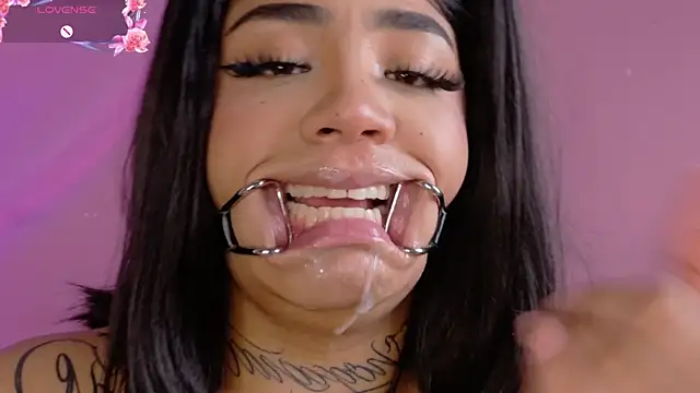 foxxy-lov3 online show from March 31, 2:06 pm