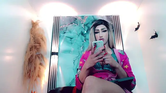 hilary rodriguez online show from September 22, 6:50 pm