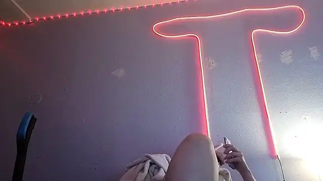 kittykat 1999xh online show from October 16, 9:01 am