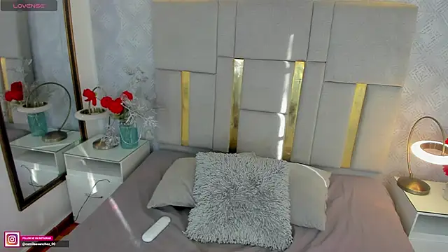 Camilaa Sanchez  online show from September 26, 12:36 pm