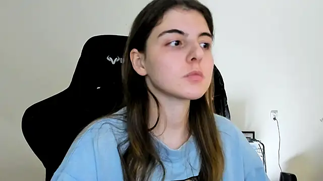 emmamurrr online show from December 5, 7:48 pm