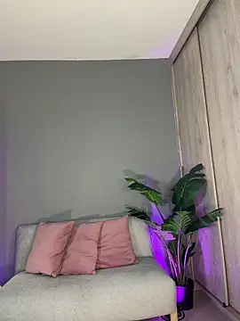 alina cruz online show from April 22, 1:35 am