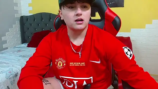 isabeautyx19 online show from February 12, 1:07 am