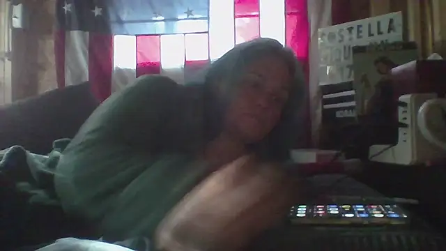 stellaquinn1775 online show from April 8, 1:13 pm