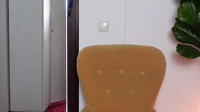 NinaCrystal1 online show from September 13, 6:32 am