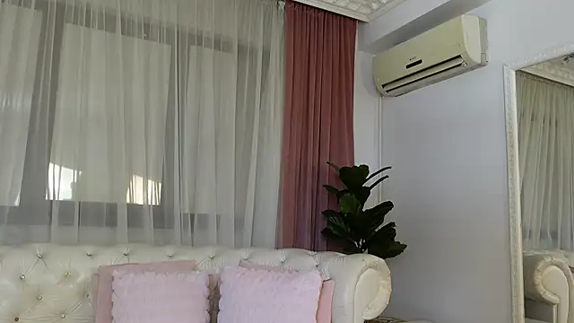 NinaCrystal1 online show from May 30, 9:29 am