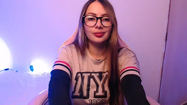 lalawhitte online show from September 17, 10:19 pm