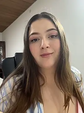 Kamilla Loop online show from April 27, 9:45 pm