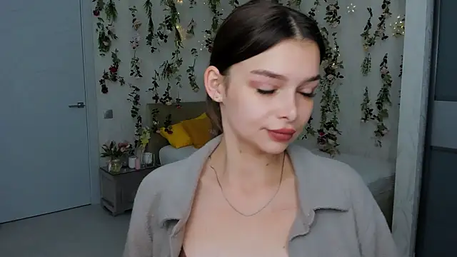 ContinentOfTranquility online show from September 13, 6:10 am