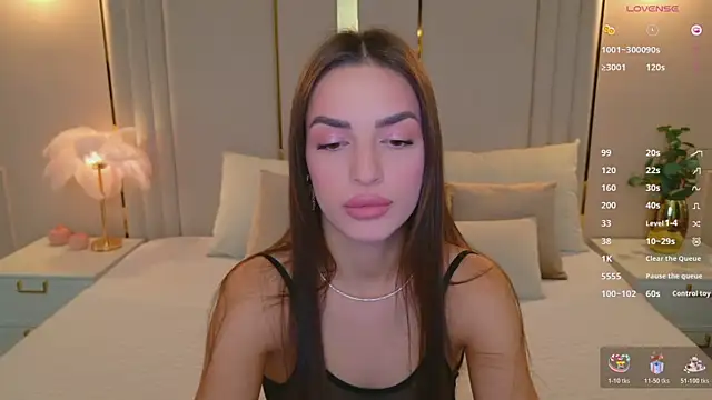 BellaHalles online show from December 17, 5:55 am