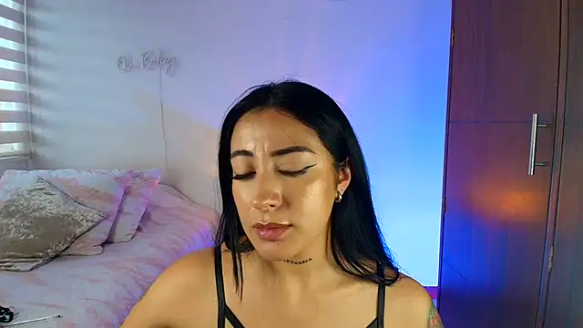 keilelewis online show from March 29, 11:04 pm