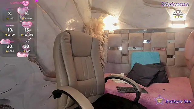 Danielaa a online show from June 22, 12:26 am