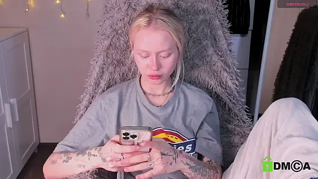 MalenaErnman online show from November 20, 10:27 am