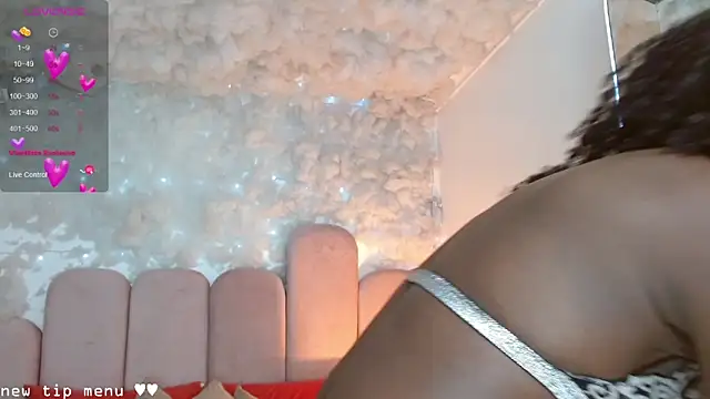 puca ebony online show from April 1, 4:48 pm