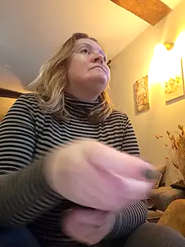 lady charlyne online show from January 19, 1:51 pm