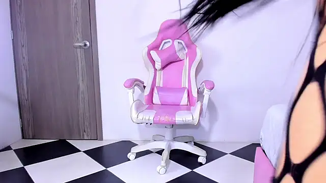 alexa pariss online show from February 7, 6:06 am