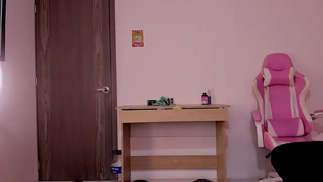 alexa pariss online show from February 19, 7:35 pm