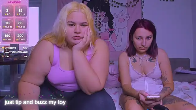 Freakcute  online show from October 6, 4:23 pm