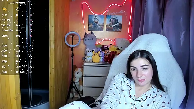 Fiery Brunette  online show from September 30, 7:14 am