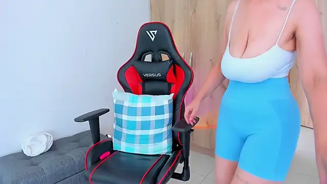  amanda seyfried19 online show from April 9, 5:29 pm